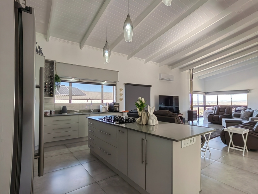 4 Bedroom Property for Sale in Monte Christo Western Cape